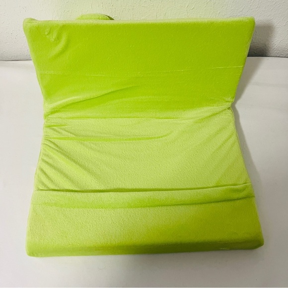 Kids IPad/Tablet & Book Pillow Stand Holder Lap Soft Green Frog Perfect EUC - Picture 3 of 7